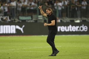 邮报：利兹联考虑解雇冲超主帅法尔克，他的英超履历令高层担忧