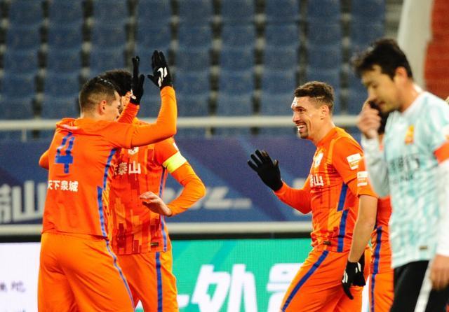 九游体育-【中超】克雷桑闪击莫伊塞斯建功 泰山5比0武汉长江