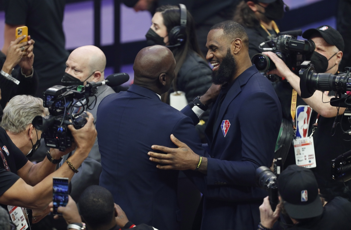 体育官网-GOAT？雷迪克：詹姆斯和乔丹是历史上最伟大的两个球员！